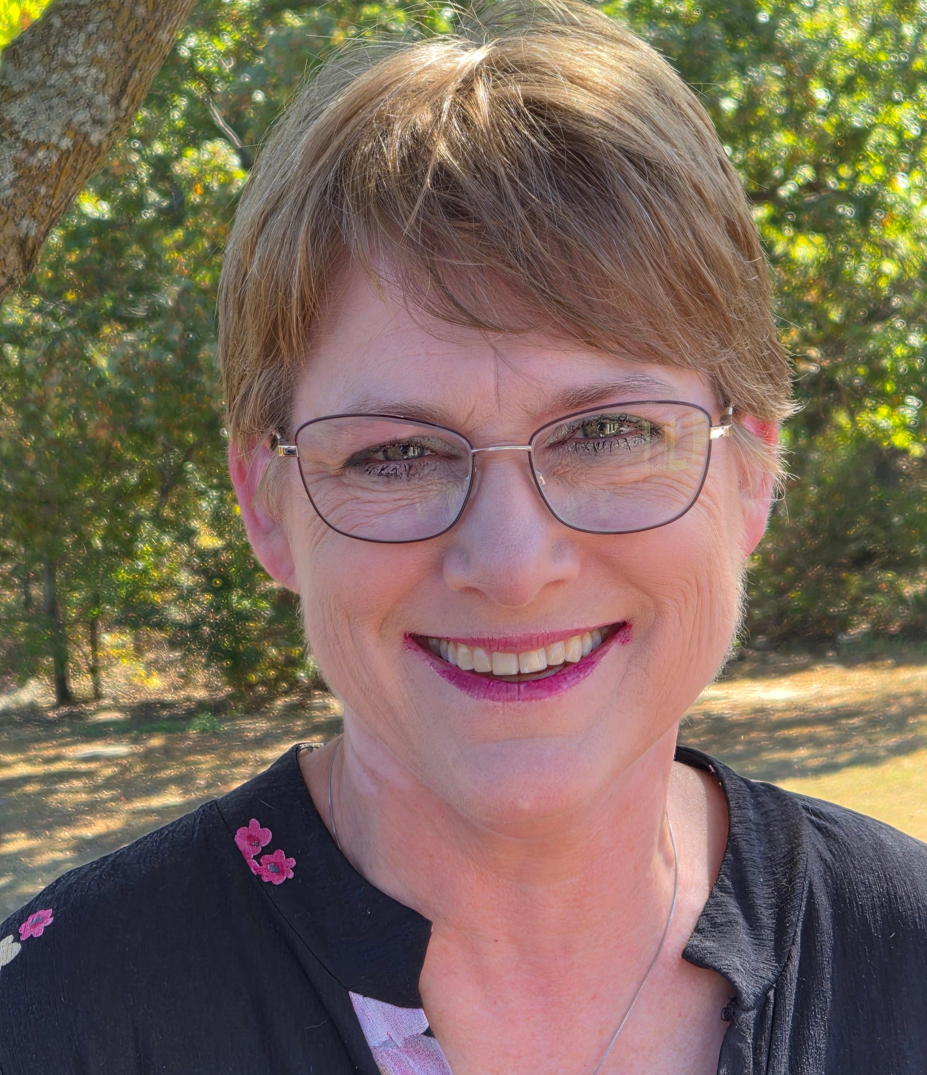Lynn  Connell